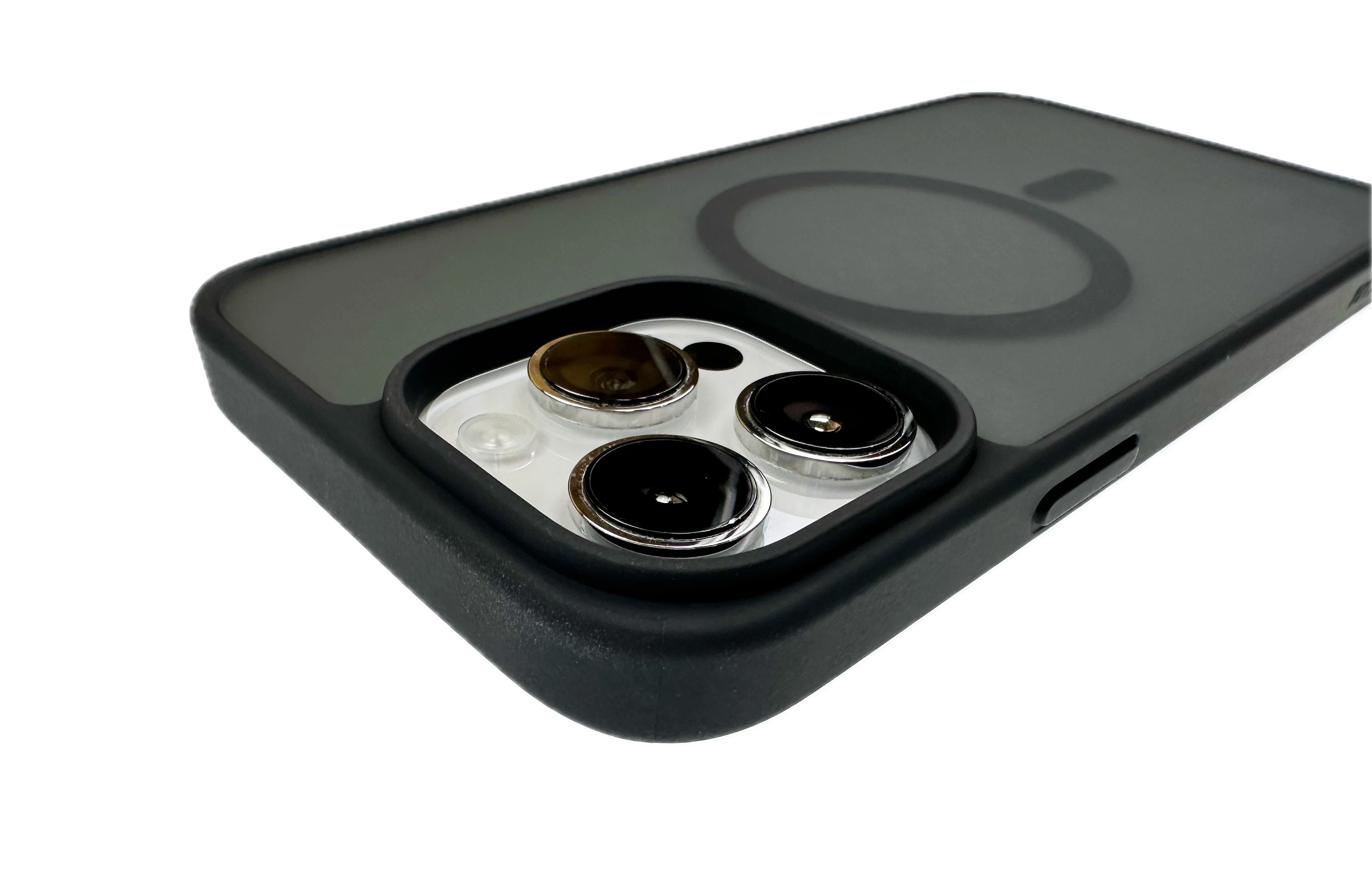 Černý MagSafe kryt Malum pro iPhone – Hošmin Servis Praha 9